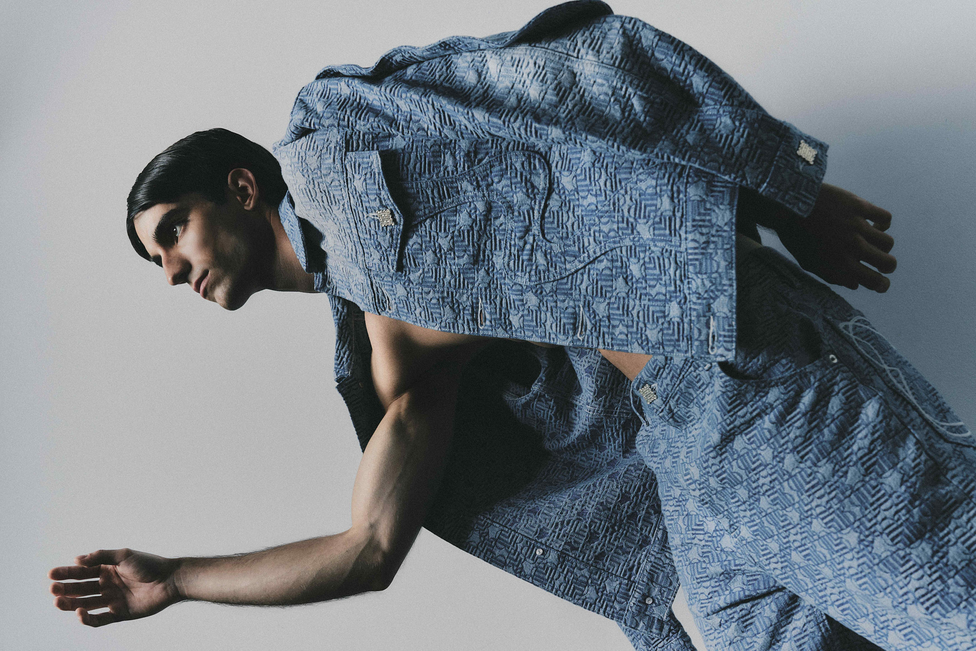 SKIN BETWEEN THE LINES 10